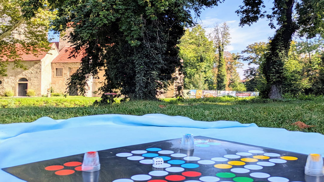 Spielen und Lesen im Park, 20.5.25